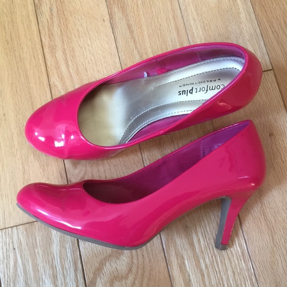 wide width heels payless